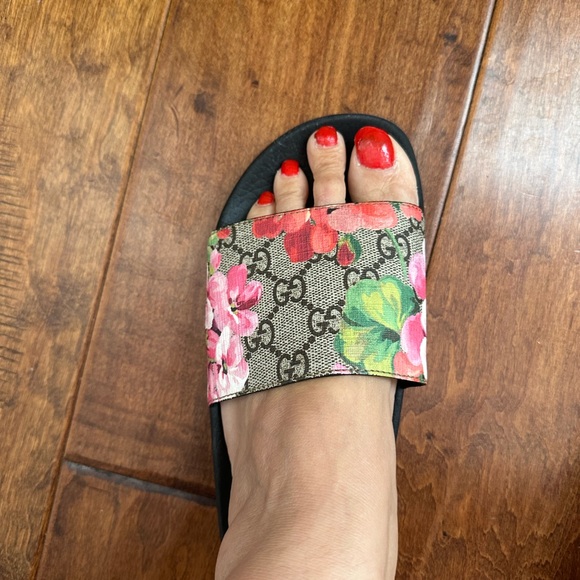 Gucci slides - Picture 4 of 6